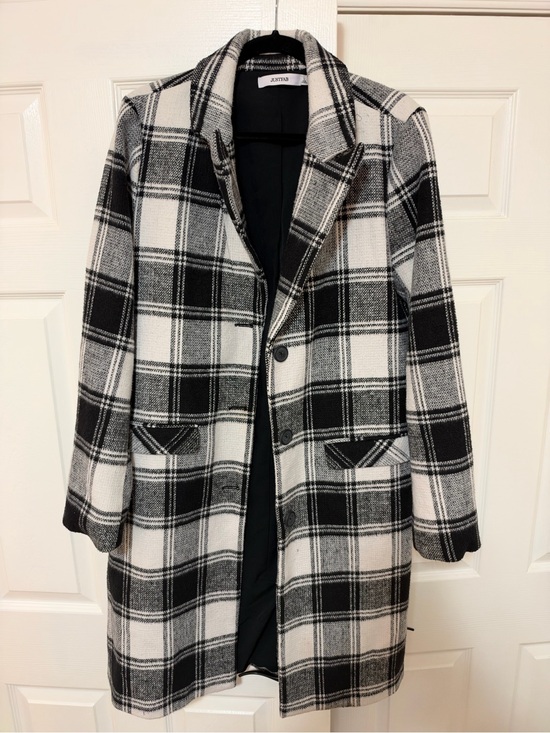 JustFab Jackets & Blazers - JUSTFAB Plaid Wool-Blend Coat in Black & White - Size Large